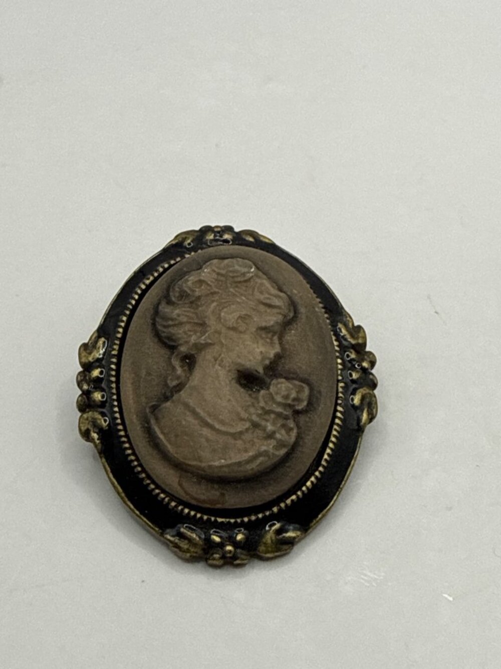 Vintage Victorian Cameo Brooch Black Enamel Gold Frame Coquette Dark Academia